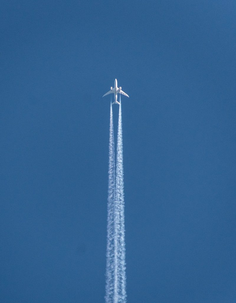 plane doing contrail show